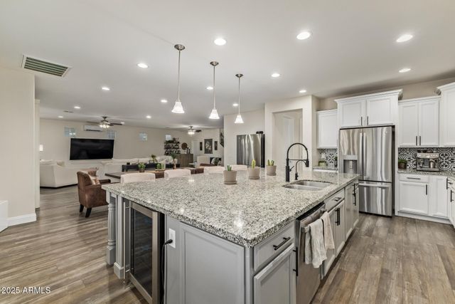 911 S WAYNE Drive, Chandler, AZ 85225