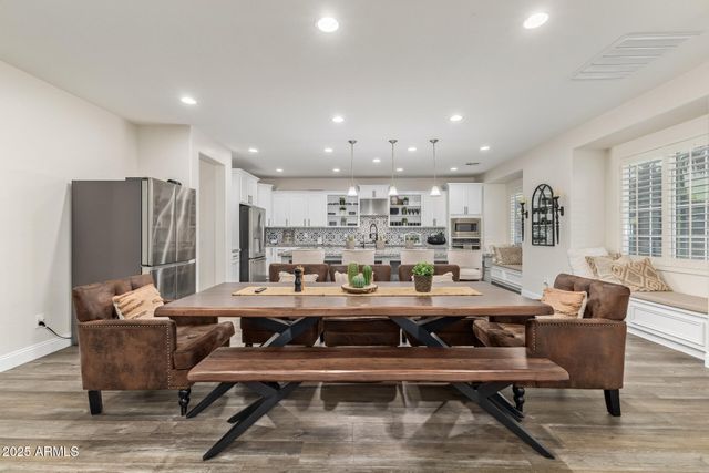 911 S WAYNE Drive, Chandler, AZ 85225