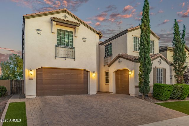 911 S WAYNE Drive, Chandler, AZ 85225