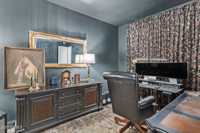 911 S WAYNE Drive, Chandler, AZ 85225