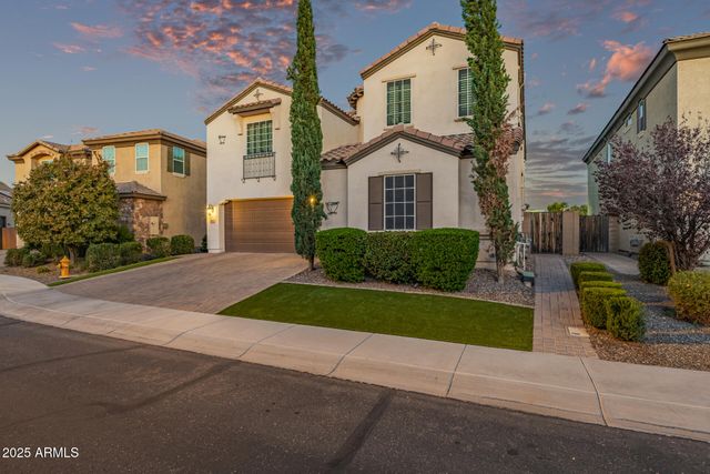 911 S WAYNE Drive, Chandler, AZ 85225