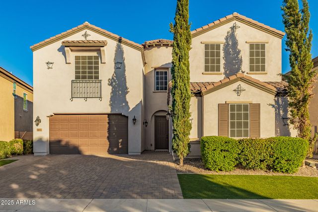 911 S WAYNE Drive, Chandler, AZ 85225