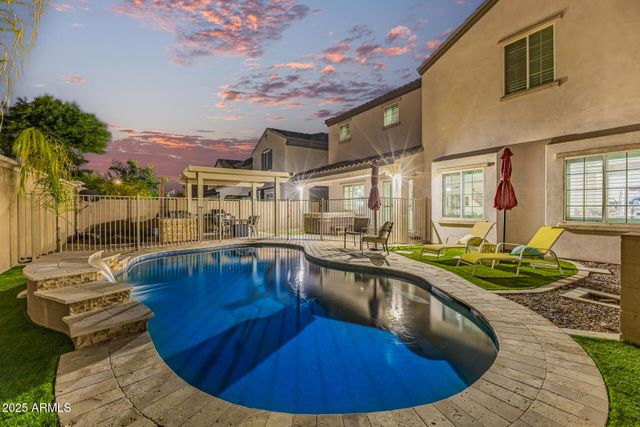 911 S WAYNE Drive, Chandler, AZ 85225