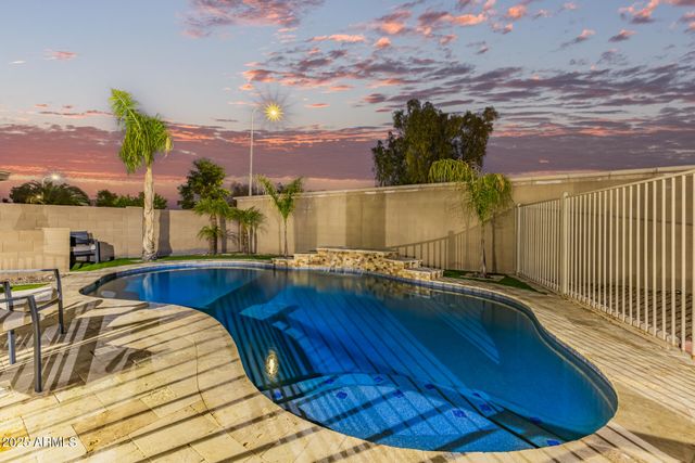 911 S WAYNE Drive, Chandler, AZ 85225