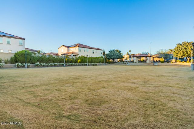 911 S WAYNE Drive, Chandler, AZ 85225