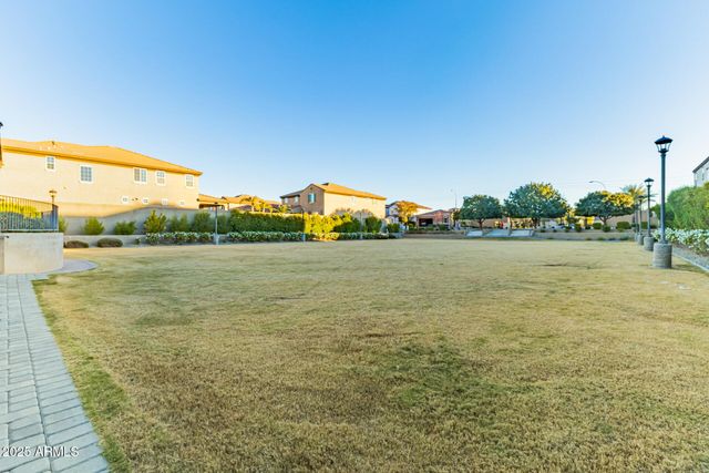 911 S WAYNE Drive, Chandler, AZ 85225