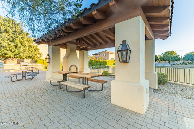 911 S WAYNE Drive, Chandler, AZ 85225