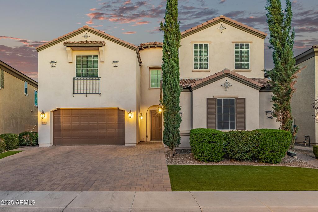 911 S WAYNE Drive, Chandler, AZ 85225