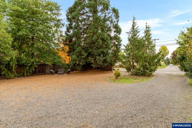 24350 NE Highway 240, Newberg, OR 97132