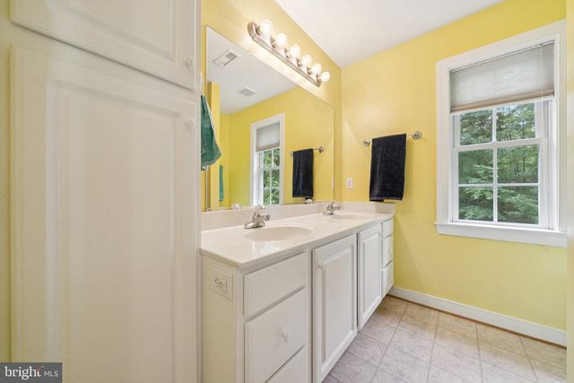 102 OAK KNOLL PL, Bumpass, VA 23024