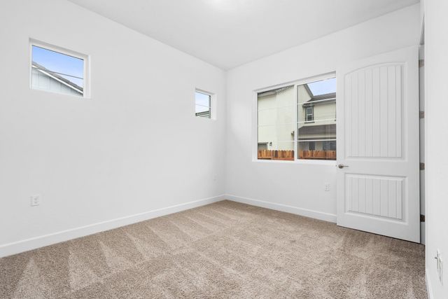 331 Peters Lane S, Madera, CA 93636