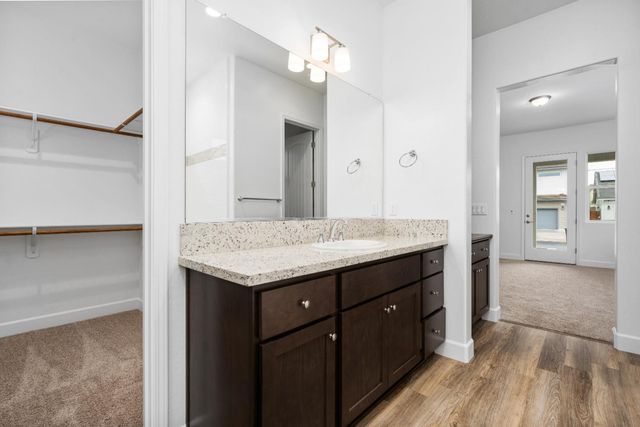 331 Peters Lane S, Madera, CA 93636