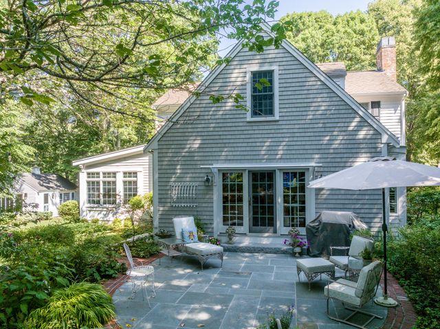 15 Long Pond Circle, Centerville, MA 02632