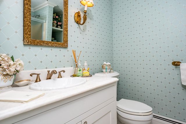 15 Long Pond Circle, Centerville, MA 02632