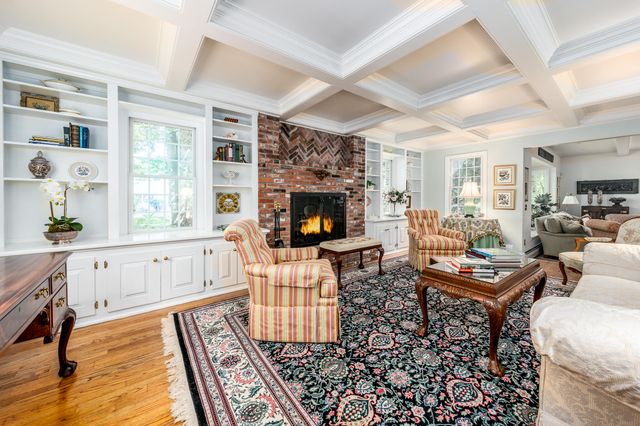 15 Long Pond Circle, Centerville, MA 02632