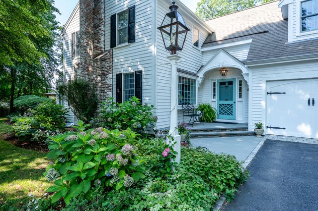 15 Long Pond Circle, Centerville, MA 02632
