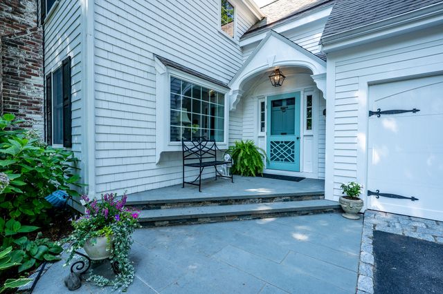 15 Long Pond Circle, Centerville, MA 02632