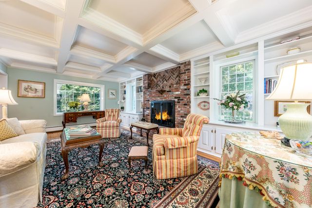 15 Long Pond Circle, Centerville, MA 02632