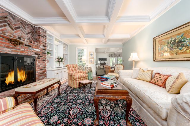 15 Long Pond Circle, Centerville, MA 02632