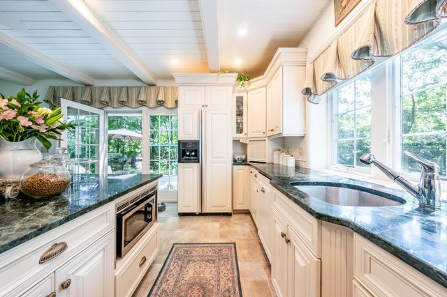 15 Long Pond Circle, Centerville, MA 02632