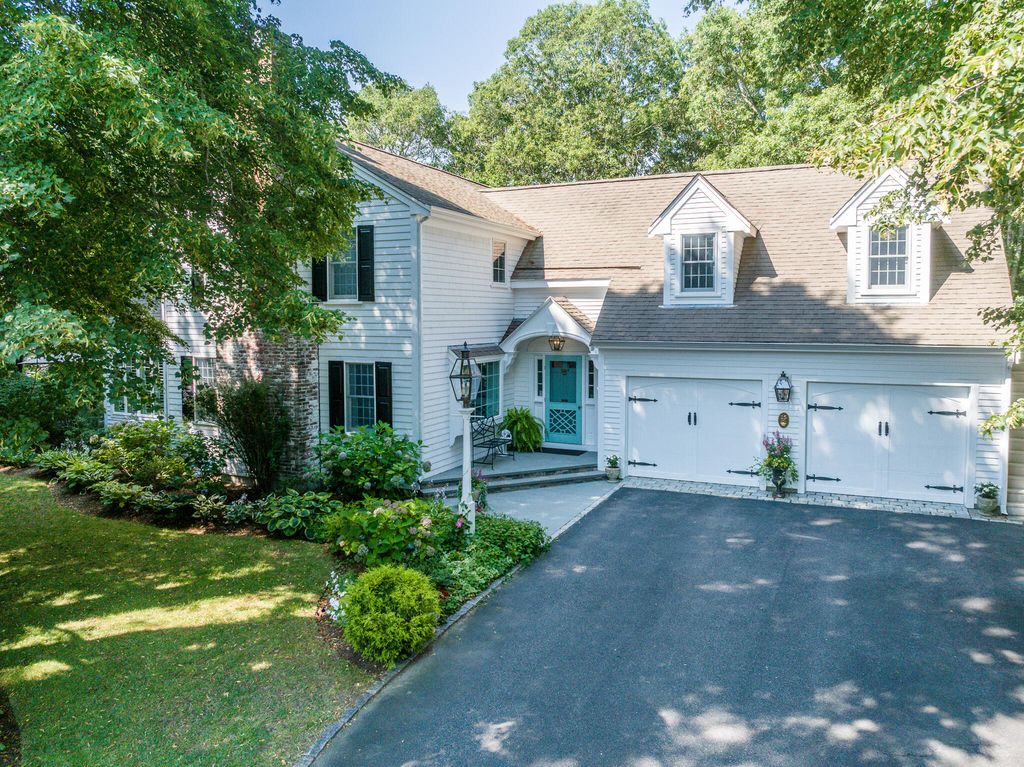 15 Long Pond Circle, Centerville, MA 02632