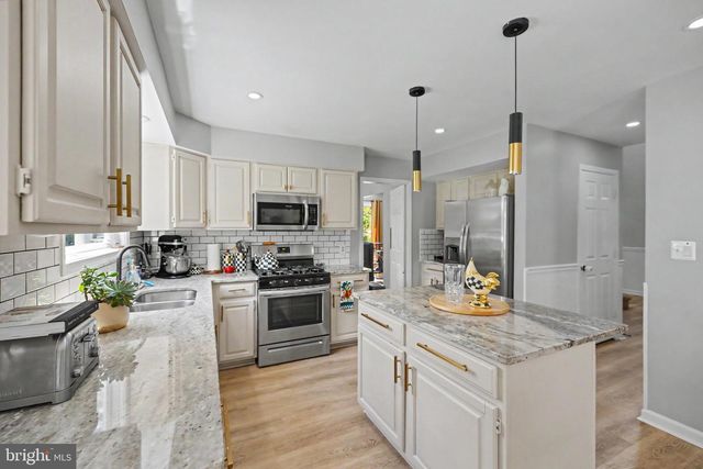 5000 YORK CT, Fredericksburg, VA 22408