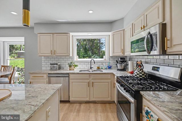 5000 YORK CT, Fredericksburg, VA 22408