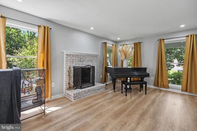 5000 YORK CT, Fredericksburg, VA 22408