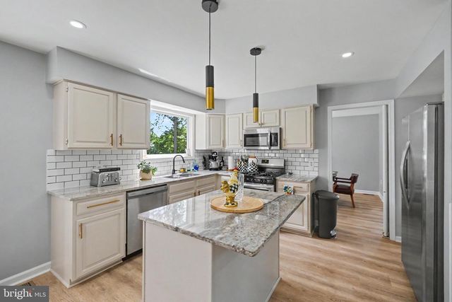 5000 YORK CT, Fredericksburg, VA 22408