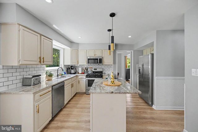 5000 YORK CT, Fredericksburg, VA 22408