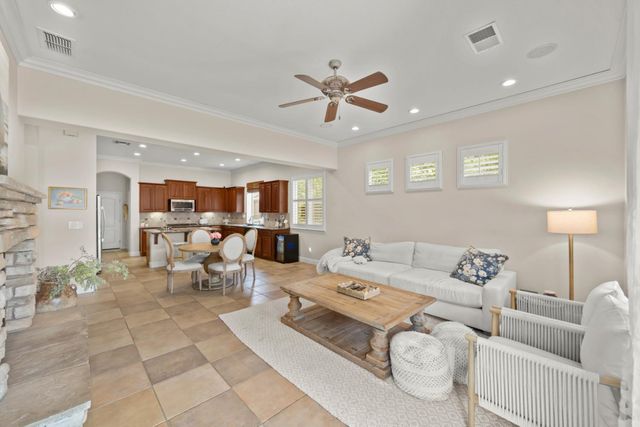 985 Lavastone Dr, Lincoln, CA 95648