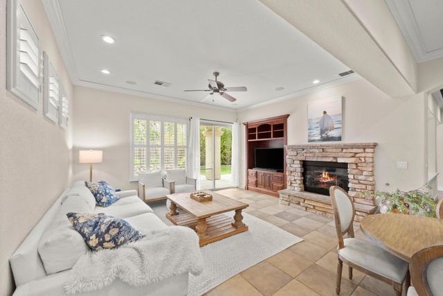 985 Lavastone Dr, Lincoln, CA 95648