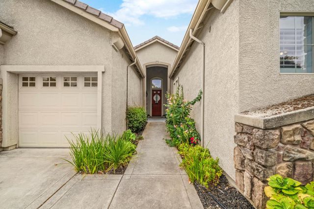 985 Lavastone Dr, Lincoln, CA 95648