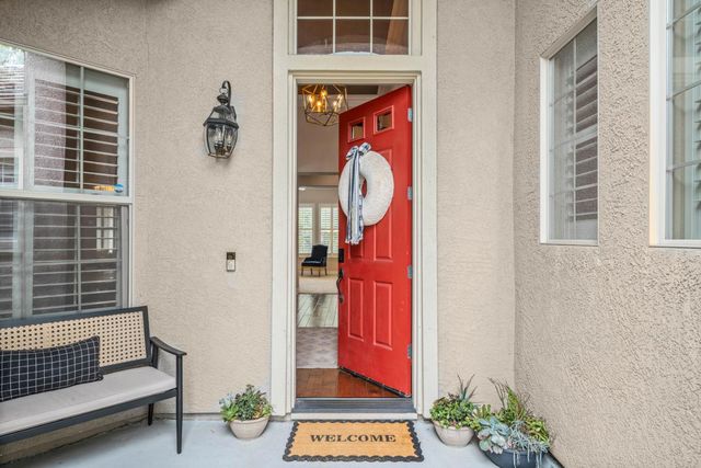 985 Lavastone Dr, Lincoln, CA 95648