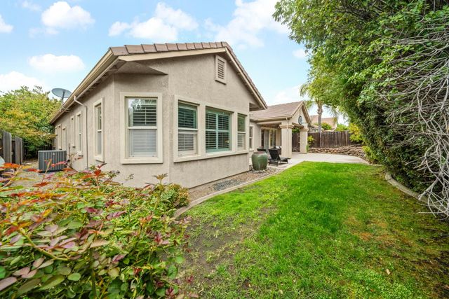 985 Lavastone Dr, Lincoln, CA 95648