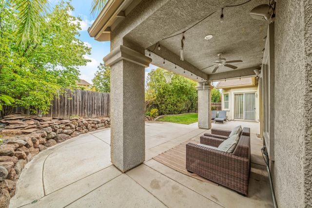 985 Lavastone Dr, Lincoln, CA 95648