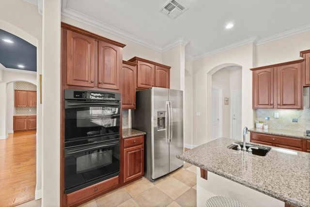 985 Lavastone Dr, Lincoln, CA 95648