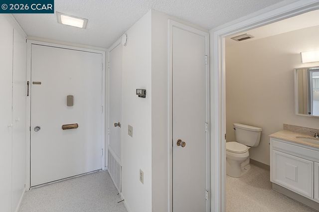 2700 Tice Creek Dr 3, Walnut Creek, CA 94595