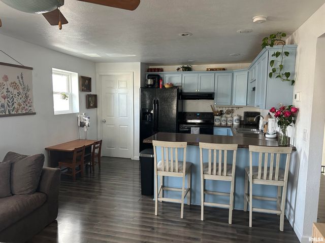 816 E STEVENSON Street, Taylorville, IL 62568