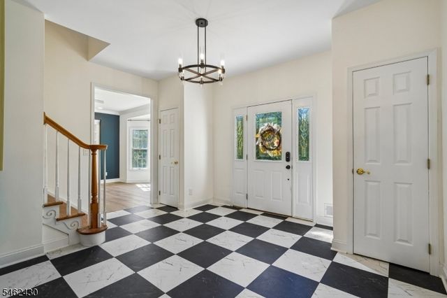 14 Eagle Dr, Raritan Twp., NJ 08551