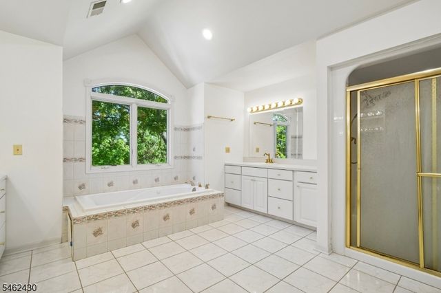 14 Eagle Dr, Raritan Twp., NJ 08551