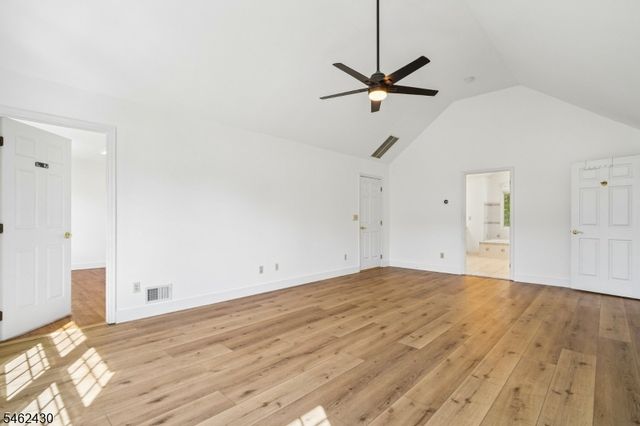14 Eagle Dr, Raritan Twp., NJ 08551