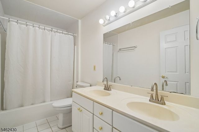 14 Eagle Dr, Raritan Twp., NJ 08551