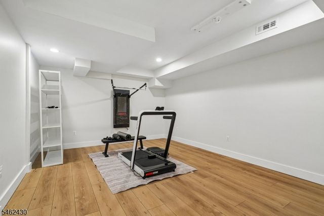 14 Eagle Dr, Raritan Twp., NJ 08551