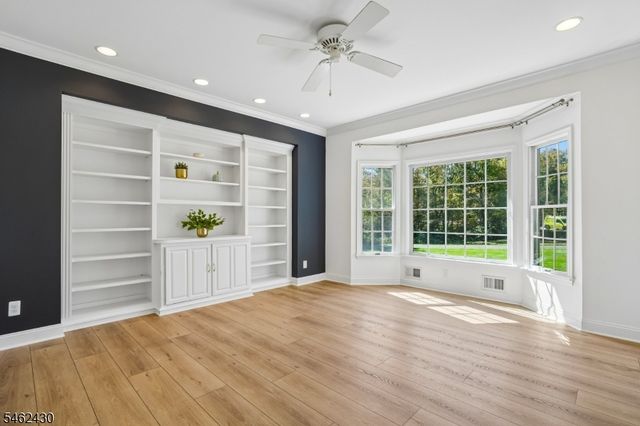 14 Eagle Dr, Raritan Twp., NJ 08551