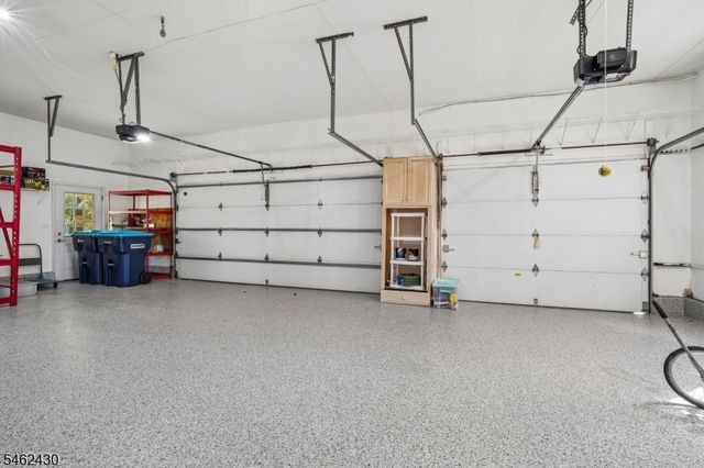 14 Eagle Dr, Raritan Twp., NJ 08551