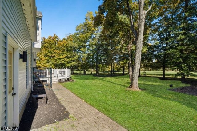 14 Eagle Dr, Raritan Twp., NJ 08551