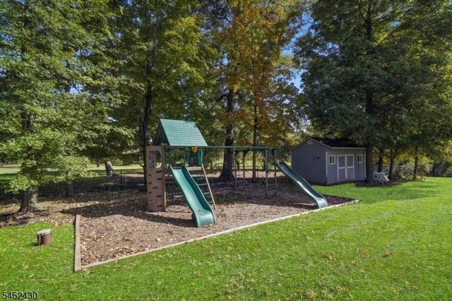 14 Eagle Dr, Raritan Twp., NJ 08551