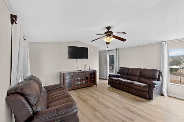 4038 Martinez Road, Edgewood, NM 87015