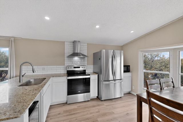 4038 Martinez Road, Edgewood, NM 87015